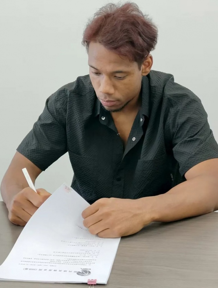 bifa必发注册入口-同曦男篮官方宣布与祝铭震达成一年顶薪续约协议