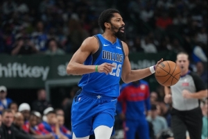 冷静的你很强的！丁威迪11中5得14分4板2断 10个助攻串联全队