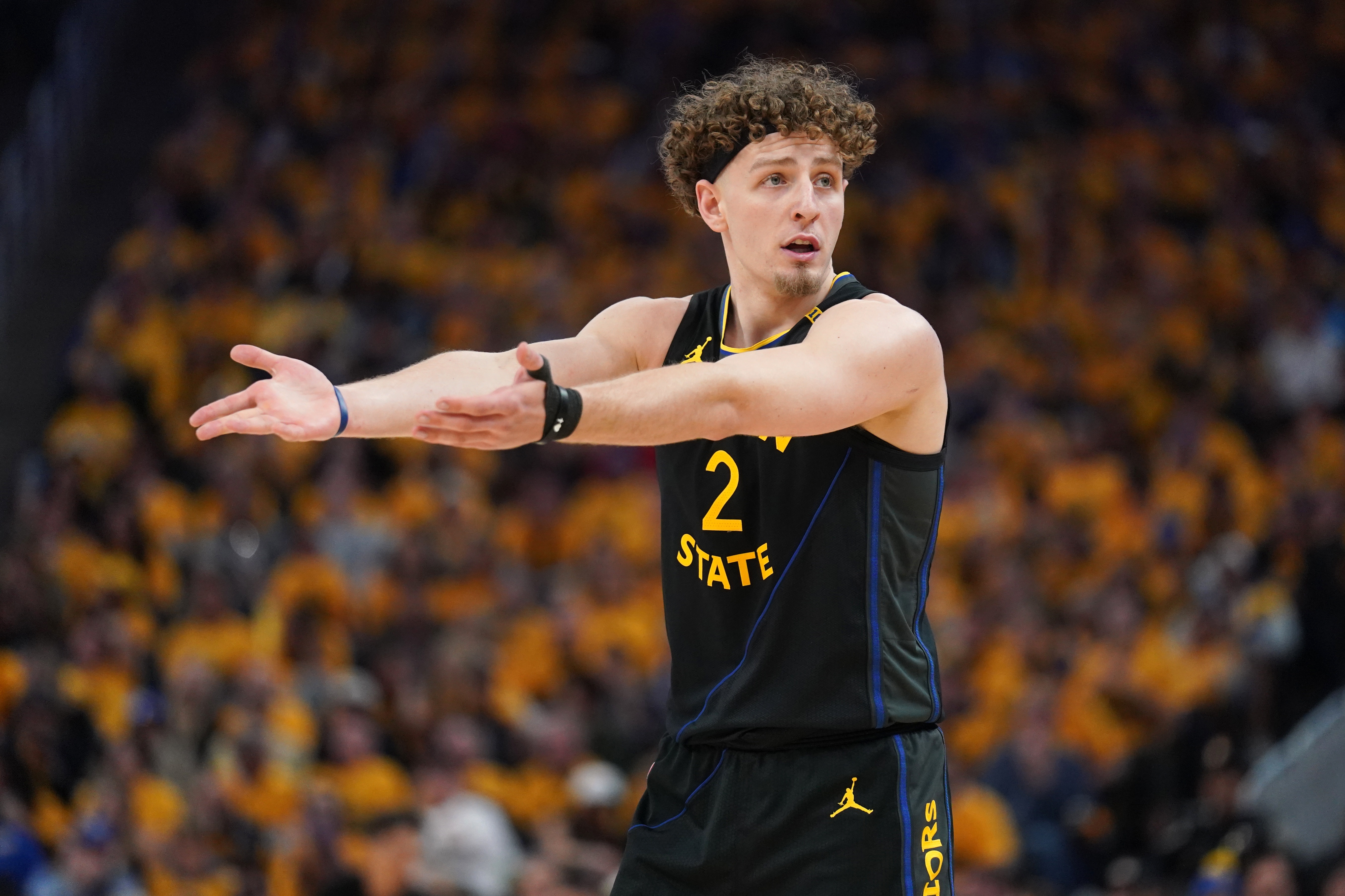 bifa必发APP下载-替补好些！波杰姆斯基半场三分5中3拿到9分4板 正负值+7